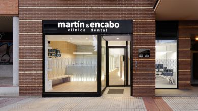 Clínica Martin Encabo com Iluminação Tromilux